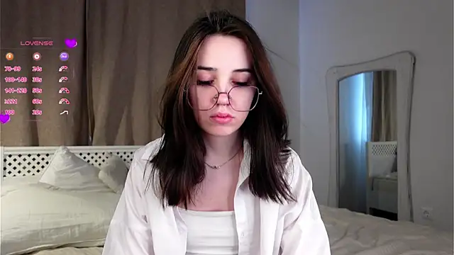 GillianDowdey online show from February 26, 1:25 am