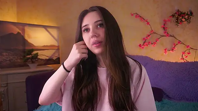 GillianDowdey online show from April 15, 3:34 am