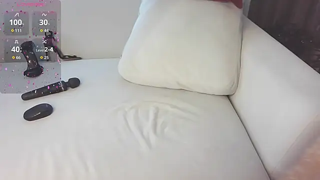 Snapshot of Juicymilfpussy chatting on December 18, 7:13 am Juicymilfpussy online show from December 18, 7:13 am