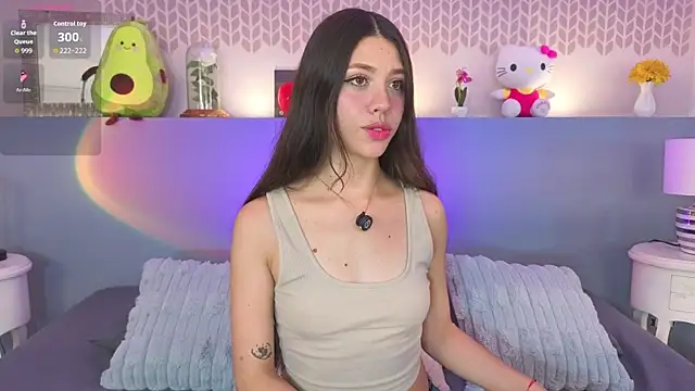 Snapshot of CheryelFox chatting on June 26, 9:31 pm CheryelFox online show from June 26, 9:31 pm