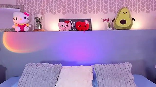 CheryelFox online show from March 18, 9:15 pm