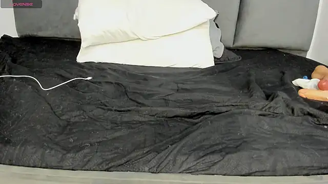 Lizz Luna online show from February 26, 2:59 pm