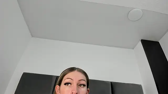 Lizz Luna online show from November 10, 9:53 pm