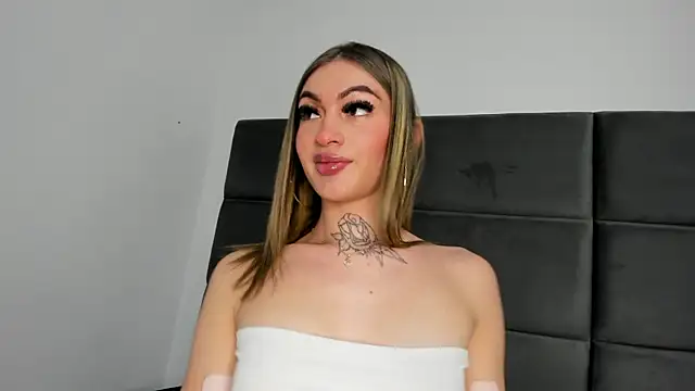 Lizz Luna online show from October 28, 1:32 pm