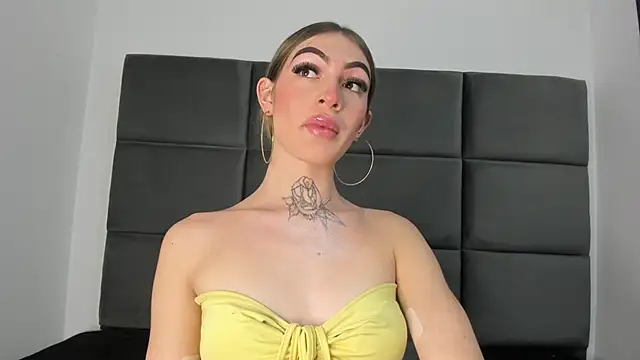 Lizz Luna online show from November 11, 6:36 pm