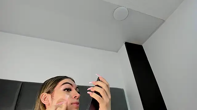 Lizz Luna online show from October 30, 3:20 pm