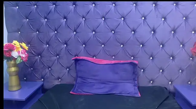 EmilyyEvans  online show from January 12, 3:25 pm