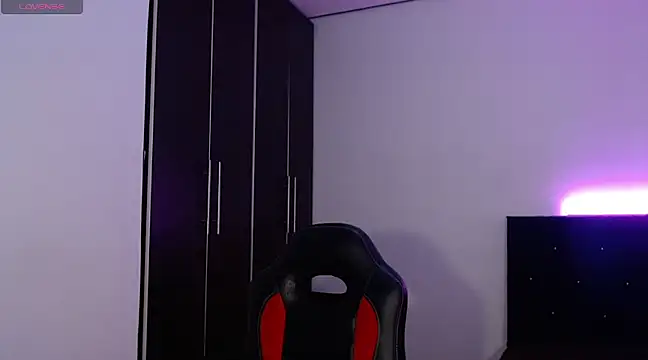 Snapshot of zarablare_ chatting on January 4, 1:52 am zarablare online show from January 4, 1:52 am