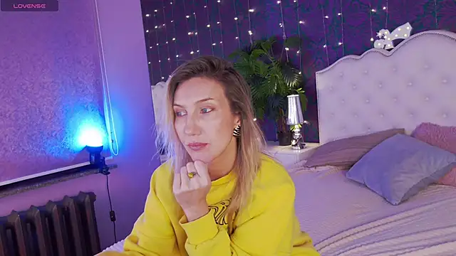 ElizaMayers online show from February 8, 7:11 pm