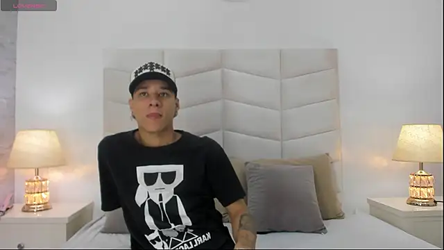 Snapshot of Buda_and_Cataleya_ chatting on March 17, 2:01 pm Buda and Cataleya online show from March 17, 2:01 pm