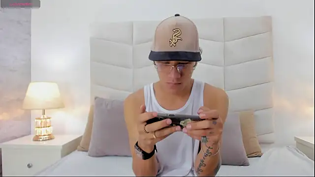 Snapshot of Buda_and_Cataleya_ chatting on March 22, 2:03 pm Buda and Cataleya online show from March 22, 2:03 pm