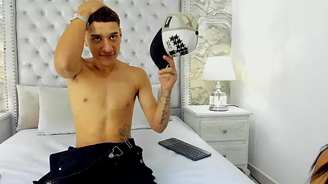 Snapshot of Buda_and_Cataleya_ chatting on October 22, 2:49 pm Buda and Cataleya online show from October 22, 2:49 pm