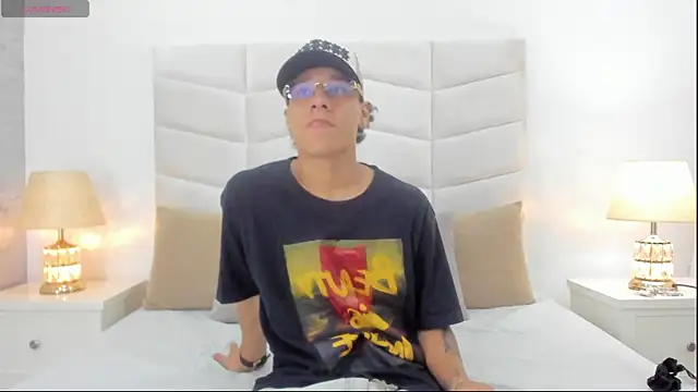 Snapshot of Buda_and_Cataleya_ chatting on March 15, 2:45 pm Buda and Cataleya online show from March 15, 2:45 pm