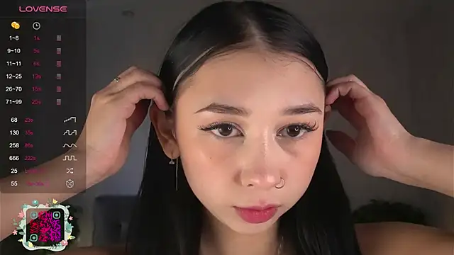 AislyEmbury online show from October 26, 5:30 am