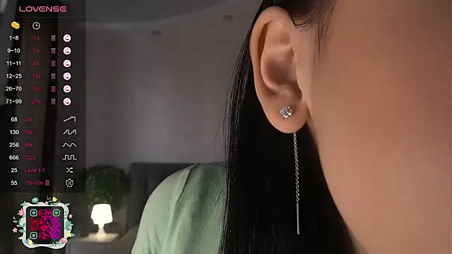 AislyEmbury online show from October 21, 6:02 am