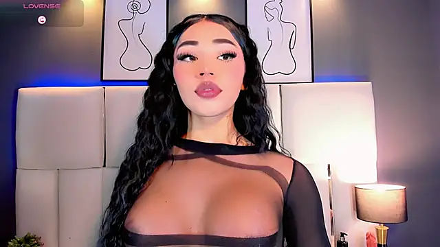 Snapshot of Valery_Sophiia chatting on December 4, 6:23 am Valery Sophiia online show from December 4, 6:23 am