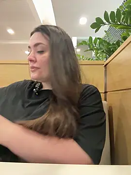 Sophie Eaton online show from November 4, 7:39 pm