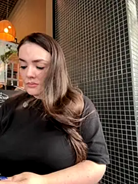 Sophie Eaton online show from November 15, 8:02 pm