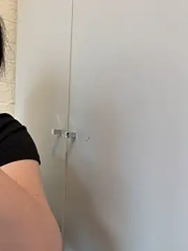 Sophie Eaton online show from April 4, 5:08 pm