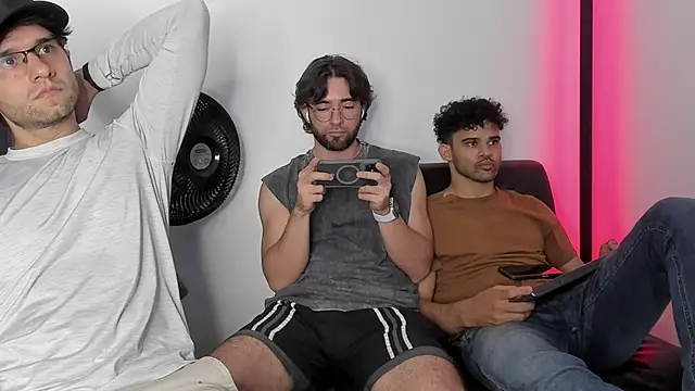 crisandrews online show from September 18, 12:57 am