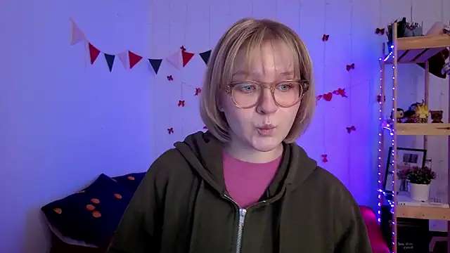 leazy peazy online show from February 11, 7:30 am