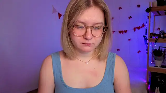 Snapshot of leazy_peazy chatting on June 11, 5:48 am leazy peazy online show from June 11, 5:48 am