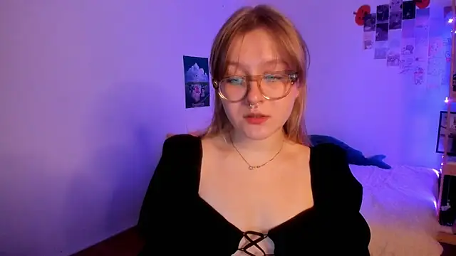 leazy peazy online show from November 19, 3:50 am