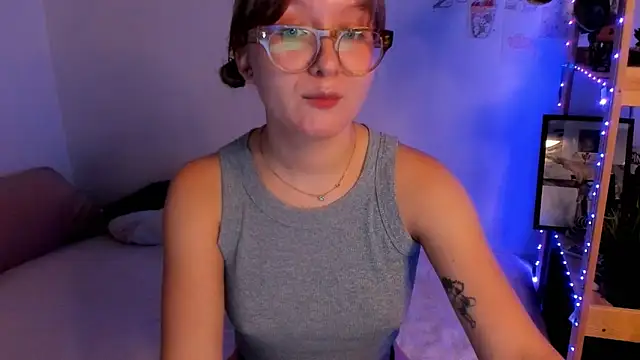 leazy peazy online show from October 19, 7:00 am