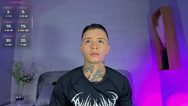 Ian Castillo  online show from June 16, 11:10 am