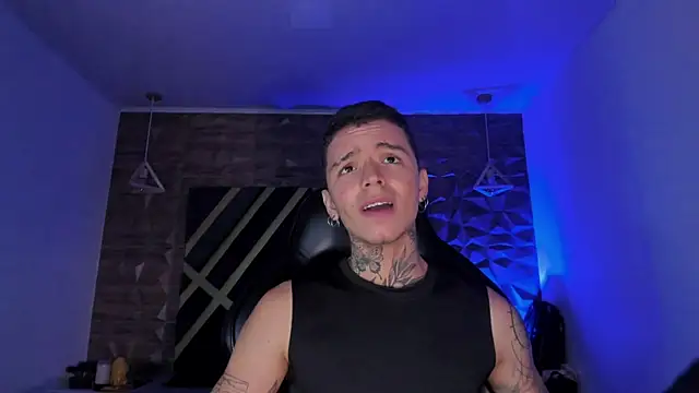 Ian Castillo  online show from April 8, 11:33 am