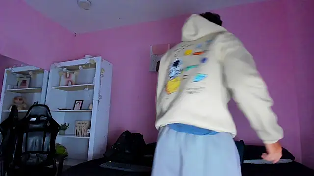 Ian Castillo  online show from December 16, 11:14 am