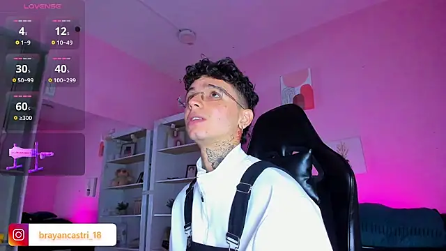 Ian Castillo  online show from December 19, 11:23 am