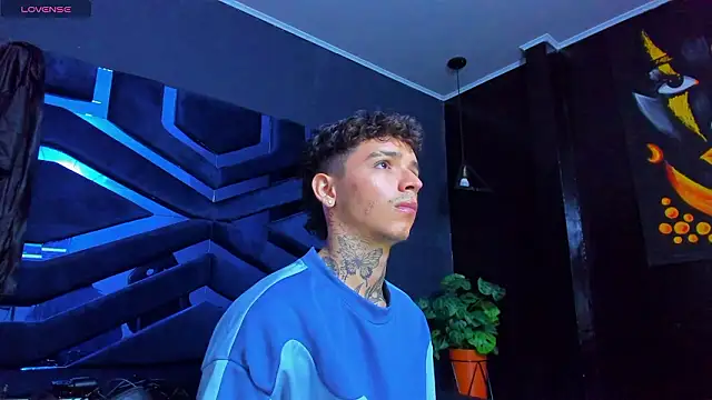 Ian Castillo  online show from January 16, 11:47 am