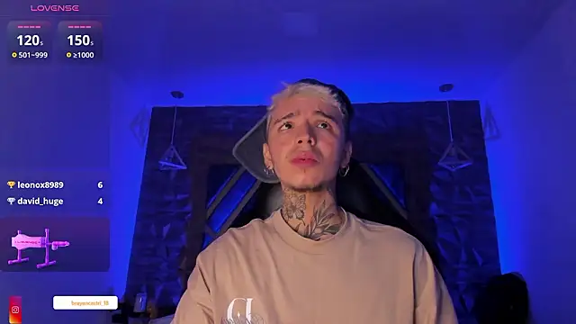 Ian Castillo  online show from February 11, 11:43 am