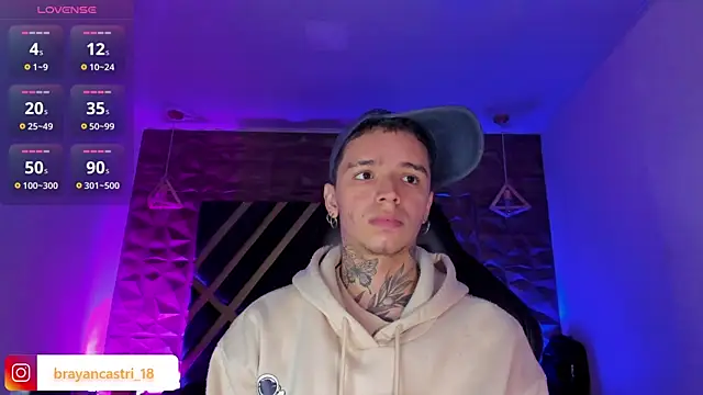 Ian Castillo  online show from April 9, 11:27 am