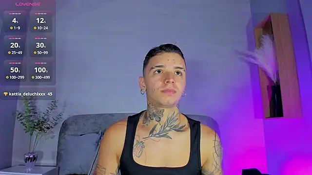 Ian Castillo  online show from July 3, 11:17 am