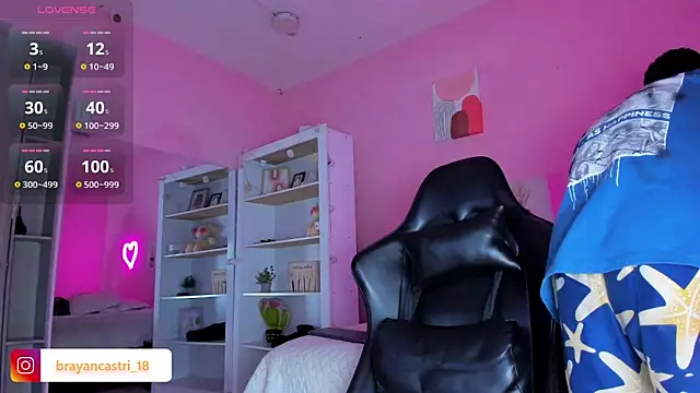Snapshot of Ian_Castillo_ chatting on September 22, 11:16 am Ian Castillo online show from September 22, 11:16 am