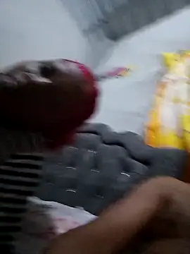 Snapshot of BingedHearts chatting on February 1, 2:32 am BingedHearts online show from February 1, 2:32 am