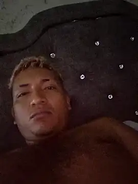 Snapshot of BingedHearts chatting on February 16, 11:31 am BingedHearts online show from February 16, 11:31 am