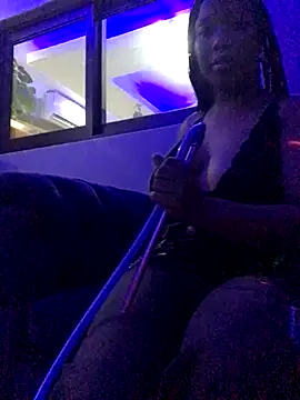 Snapshot of SZA_Doja chatting on November 20, 3:29 am SZA Doja online show from November 20, 3:29 am