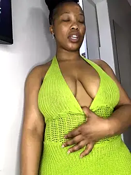 Snapshot of SZA_Doja chatting on October 26, 10:15 am SZA Doja online show from October 26, 10:15 am