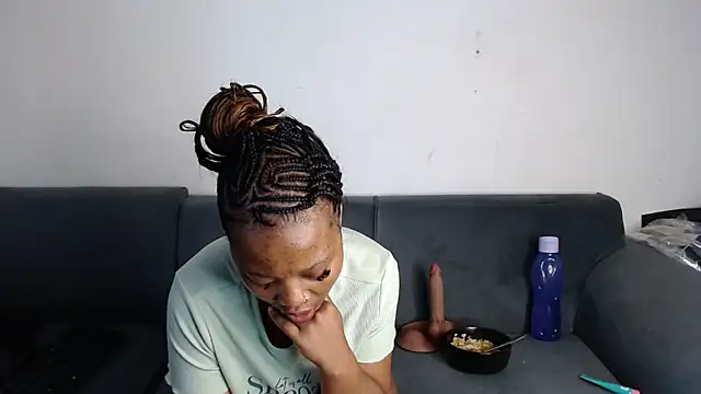 Snapshot of SZA_Doja chatting on February 17, 11:35 pm SZA Doja online show from February 17, 11:35 pm