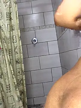 Snapshot of SZA_Doja chatting on November 1, 10:03 pm SZA Doja online show from November 1, 10:03 pm