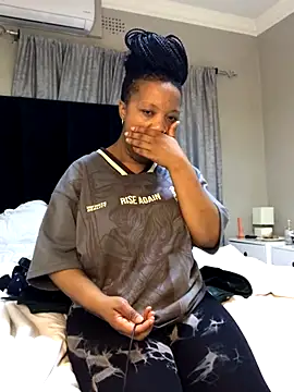 Snapshot of SZA_Doja chatting on November 17, 4:27 am SZA Doja online show from November 17, 4:27 am