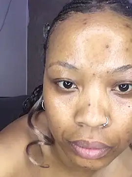 Snapshot of SZA_Doja chatting on October 12, 3:19 am SZA Doja online show from October 12, 3:19 am