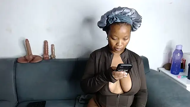 Snapshot of SZA_Doja chatting on May 13, 10:06 pm SZA Doja online show from May 13, 10:06 pm