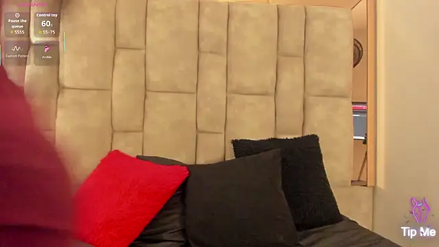 Oliviaa Evans online show from February 14, 2:45 am