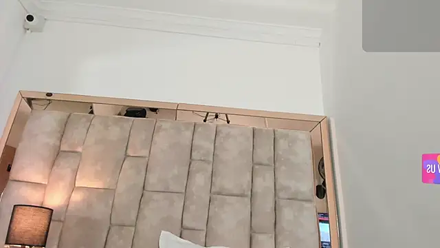 Oliviaa Evans online show from March 18, 3:45 am