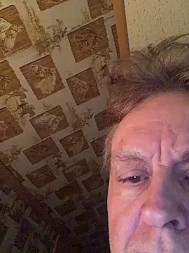 Snapshot of Tonybaloney1972 chatting on June 2, 1:22 pm Tonybaloney1972 online show from June 2, 1:22 pm