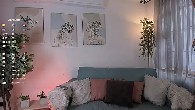 aisha bx online show from February 14, 1:22 pm